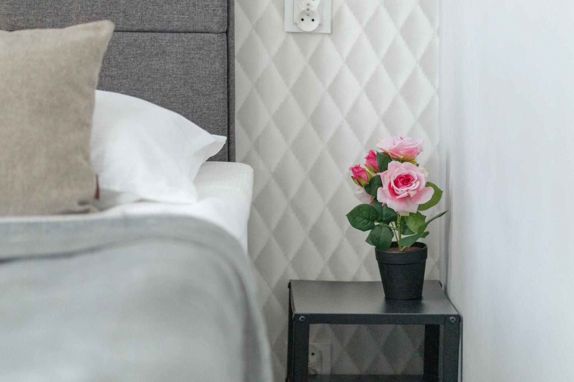 Przytulne Studia Very Berry W Poznaniu Blisko Parku By Noclegi Renters ภายนอก รูปภาพ
