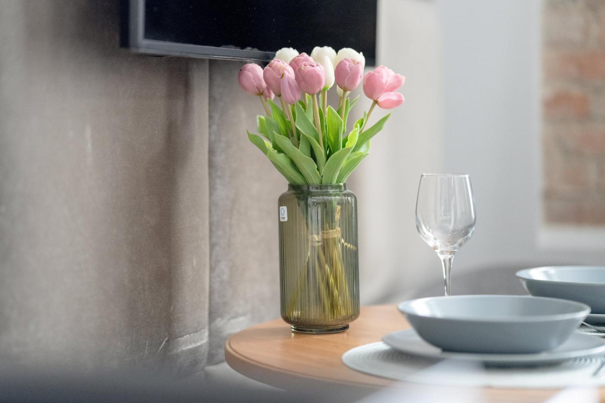 Przytulne Studia Very Berry W Poznaniu Blisko Parku By Noclegi Renters ภายนอก รูปภาพ