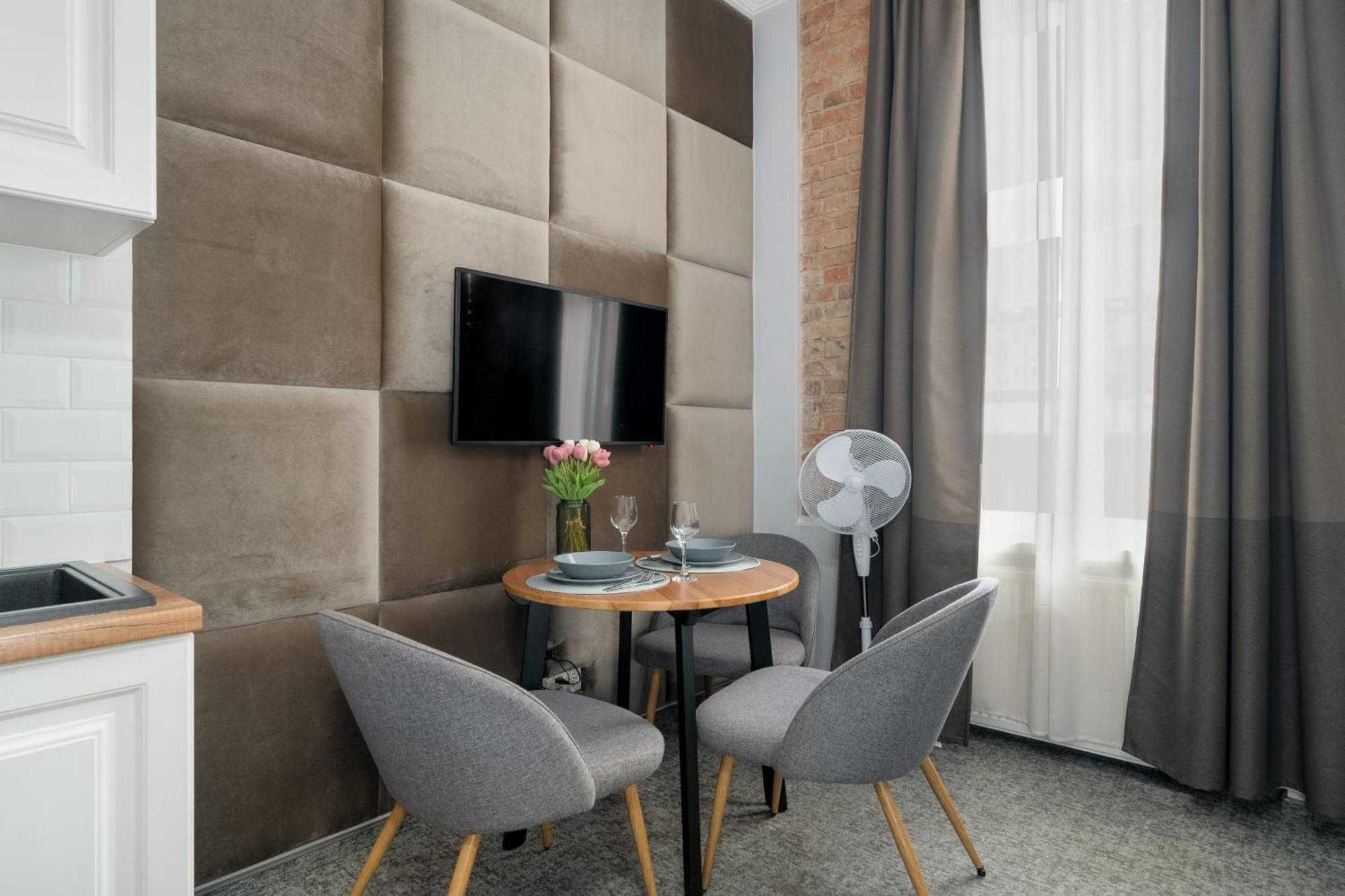 Przytulne Studia Very Berry W Poznaniu Blisko Parku By Noclegi Renters ภายนอก รูปภาพ